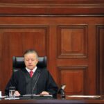 Cantidad millonaria deberán pagar Televisa y Univisión por fusión: AMLO